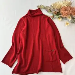 Topys カシミア100%ハイネックニットセーター　赤　ゆったり　ロゴチャーム