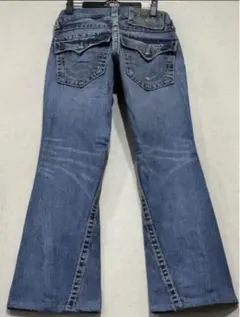 io着用トゥルーレリジョン スワロフスキーボタン デニムパンツ