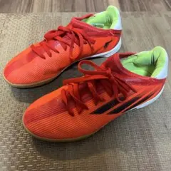 フットサルシューズ 赤 軽量 ストライプ