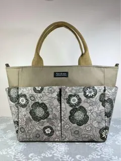 Item thumbnail for item c4742506-f884-4521-abbe-6ae16eaae65e