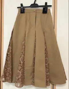 美品 Chesty(チェスティ)レーススカート 0サイズ ベージュのサムネイル