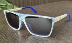 Item thumbnail for item c9e8e444-4728-41ad-8d5e-1dc0b947cd33