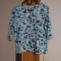 花柄五分袖Vネックトップス