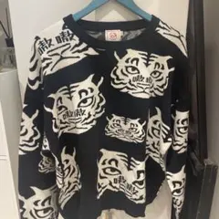 タイガー柄セーター Lサイズ チュウカタベタイ
