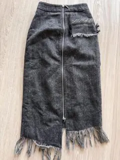 Kikuriフリンジ付きダークグレータイトスカート