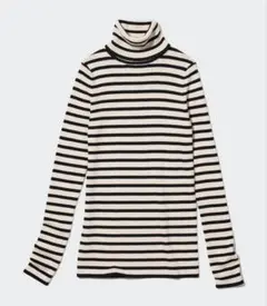 ユニクロ　メリノリブタートルネックセーター　オフホワイト