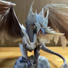イヴェルカーナ　フィギュア　一番くじのサムネイル
