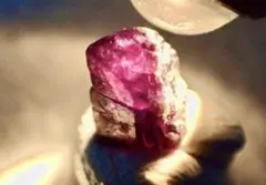 アレキサンドライト 原石 結晶 (ネパール購入)