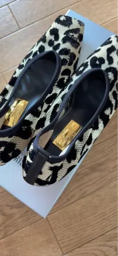 ルタロン GRISE シアースクエアストレッチパンプス