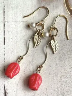 チェコビーズチューリップとゴールドリーフピアスイヤリング　347