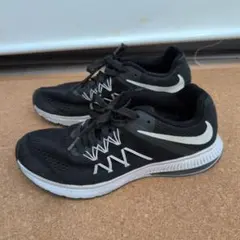 ランニングシューズ スニーカー