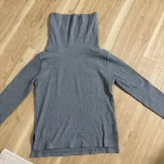 グレー タートルネック長袖ニット