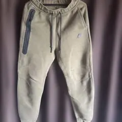 NIKE 緑テック スウェット