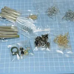 アクセサリー　メタルパーツ　ピアス　ヘアピン　キーホルダー　ゴールド　シルバー