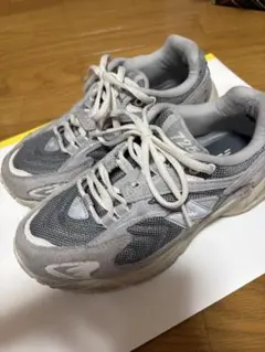 New Balance 725 スニーカー グレーのサムネイル