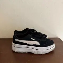 puma 厚底スニーカー