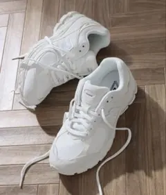 《WEB限定》［26SS新作］【ニューバランス】2002R：スニーカー