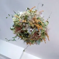 ドライフラワー　秋色紫陽花とアナベル、ミモザ、スモークツリーのフライングリース