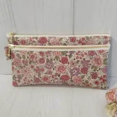 花柄シャモニーピンク　総柄　ダブルファスナーポーチ　ラミネート通帳入れのサムネイル