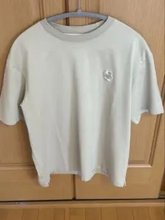 hugo boss ベージュTシャツ