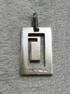GUCCI ネックレストップ　G プレート