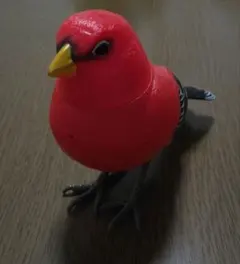 フランフラン赤い鳥のプラスチック置物