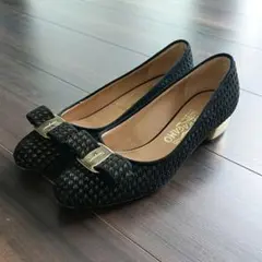 希少！Salvatore Ferragamo リボンパンプ