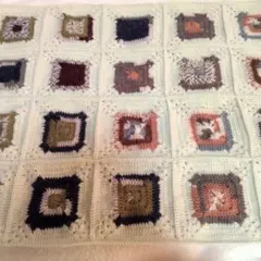 かぎ針編み グラニースクエア マルチカバー　ハンドメイド