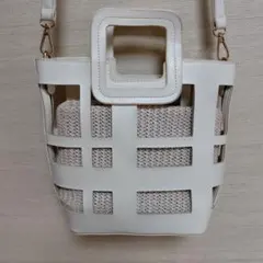 ホワイト カットアウトデザイン ショルダーバッグのサムネイル