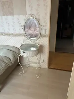 音*々様 アンティークホワイト 八角形キャビネット 花柄デザイン