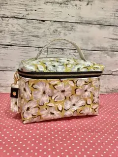 ラミネートバニティ風ポーチ キャス・キッドソン ハンドメイド レッド
