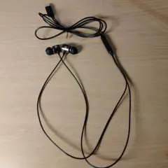 ダイソー　Ｔｙｐｅ―Ｃイヤホン（マイク付、ブラウン）