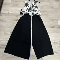 白黒花柄サロペット