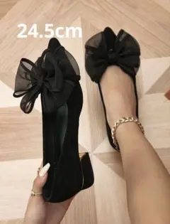 リボン付きブラックフラットシューズ