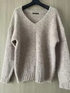 アルパカニット　ベージュ Vネック ニットセーター 長袖