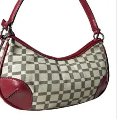 HusHusH 美品✨ハッシュアッシュ　ショルダーバッグ　ワンショルダー　肩がけのサムネイル