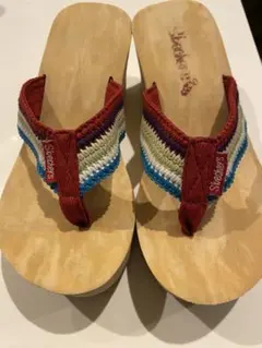 SKECHERS 厚底 ビーチサンダル マルチカラーのサムネイル