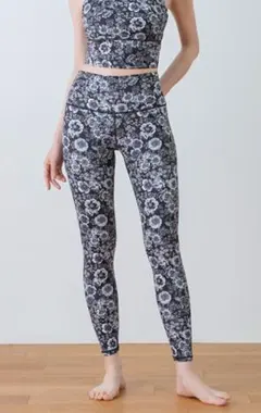 SUKALA エンブロイダリーモノトーンレギンスM サイズ lava スカーラ