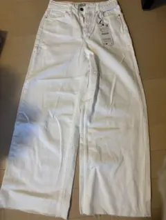 ZARA 新品未使用　ホワイトパンツ