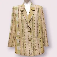 ジャケット　総柄ジャケット　飾りボタン