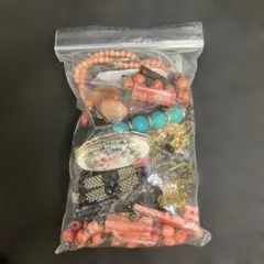 じ*す様 1kg アクセサリー まとめ売り ジャンク 遺品整理　生前整理　断捨離 じ*す様 1kg アクセサリー まとめ売り ジャンク 遺品整理 生前整理 断