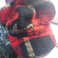 赤黒チェック柄ウールキャスケット