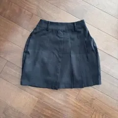 130 黒プリーツスカート