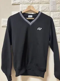 美品✨YONEX ブラック Vネック ウェア SSサイズ　トレーナー