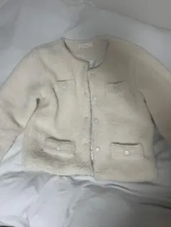 アイボリー ノーカラーボアジャケット