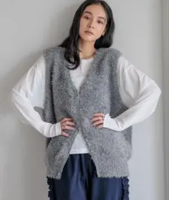 ローリーズファーム シャギーZIPベスト　グレー