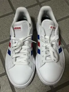 adidasスニーカートリコロールカラーのサムネイル