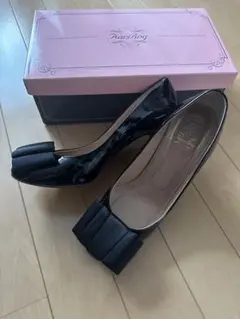 KariAng 黒パンプス　22サイズ　9㎝ヒールのサムネイル