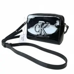 ⭐︎新品⭐︎ CKカルバンクライン エナメルショルダーバッグ ブラックレディース