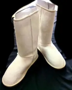 ホワイトムートンブーツ